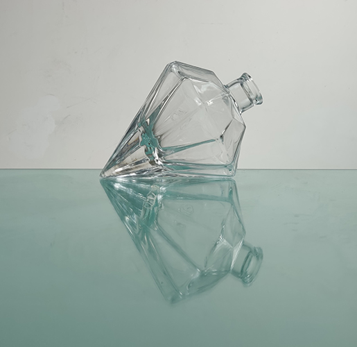 Wählen Sie ein einzigartiges Design für maßge schneiderte Glasflaschen